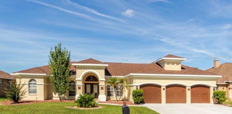 House in Spring Hill, Florida 4 bedrooms, 325.62 sq.m. № 2393847