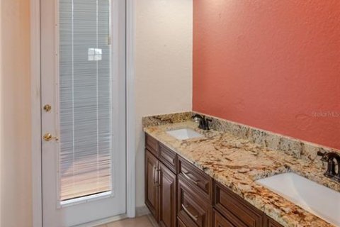 House in Spring Hill, Florida 4 bedrooms, 325.62 sq.m. № 2393847 - photo 28