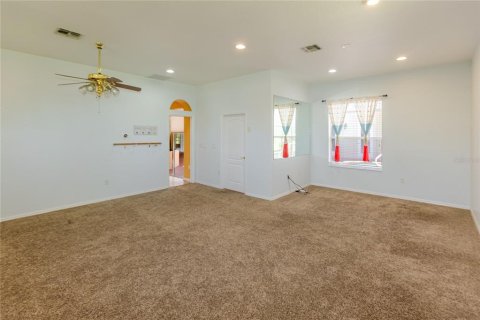 House in Spring Hill, Florida 4 bedrooms, 325.62 sq.m. № 2393847 - photo 27