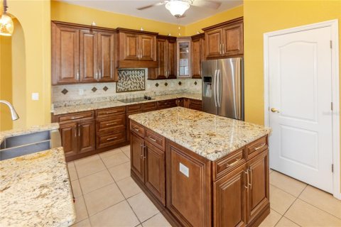 House in Spring Hill, Florida 4 bedrooms, 325.62 sq.m. № 2393847 - photo 20
