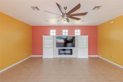 House in Spring Hill, Florida 4 bedrooms, 325.62 sq.m. № 2393847 - photo 24