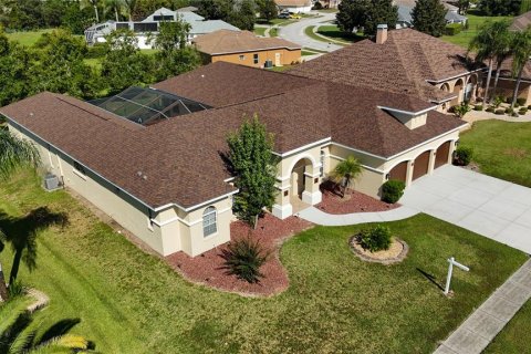 House in Spring Hill, Florida 4 bedrooms, 325.62 sq.m. № 2393847 - photo 7