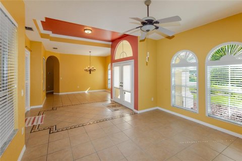 House in Spring Hill, Florida 4 bedrooms, 325.62 sq.m. № 2393847 - photo 17