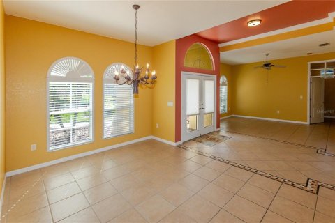 House in Spring Hill, Florida 4 bedrooms, 325.62 sq.m. № 2393847 - photo 18