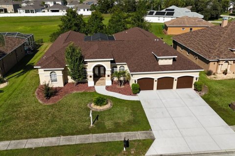House in Spring Hill, Florida 4 bedrooms, 325.62 sq.m. № 2393847 - photo 5