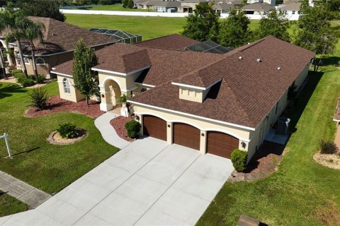 House in Spring Hill, Florida 4 bedrooms, 325.62 sq.m. № 2393847 - photo 6