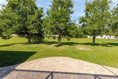 House in Spring Hill, Florida 4 bedrooms, 325.62 sq.m. № 2393847 - photo 12