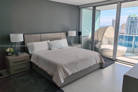 Condominio en alquiler en Miami, Florida, 2 dormitorios, 139.35 m2 № 2011830 - foto 13