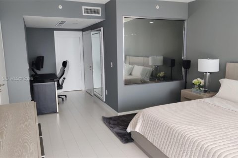 Condominio en alquiler en Miami, Florida, 2 dormitorios, 139.35 m2 № 2011830 - foto 12
