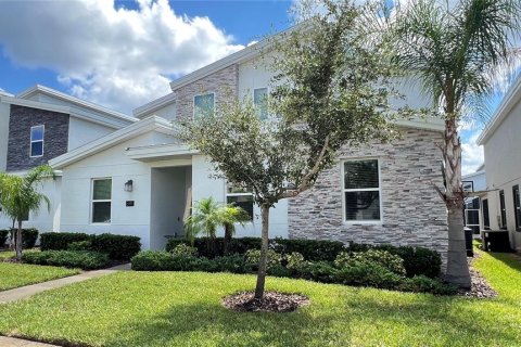 Casa en venta en Davenport, Florida, 7 dormitorios, 373.37 m2 № 1871035 - foto 3
