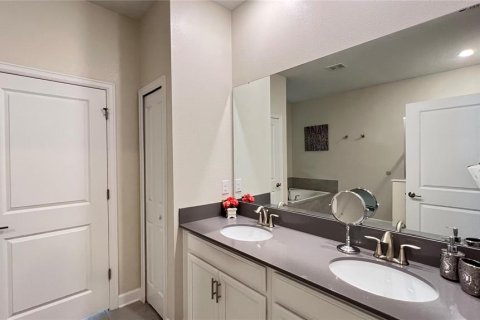 Casa en venta en Davenport, Florida, 7 dormitorios, 373.37 m2 № 1871035 - foto 15
