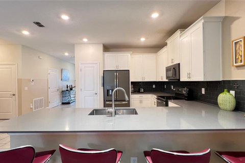 Casa en venta en Davenport, Florida, 7 dormitorios, 373.37 m2 № 1871035 - foto 30
