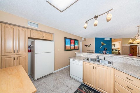 Condominio en alquiler en Saint Petersburg, Florida, 2 dormitorios, 106.37 m2 № 1913032 - foto 5