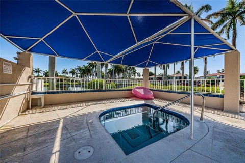 Condominio en alquiler en Saint Petersburg, Florida, 2 dormitorios, 106.37 m2 № 1913032 - foto 11