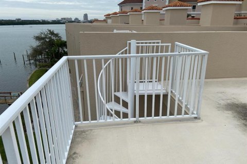 Adosado en alquiler en Clearwater, Florida, 3 dormitorios, 189.61 m2 № 1536764 - foto 19