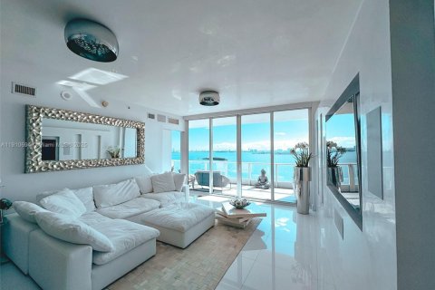Condo in Miami, Florida, 2 bedrooms  № 2020485 - photo 4