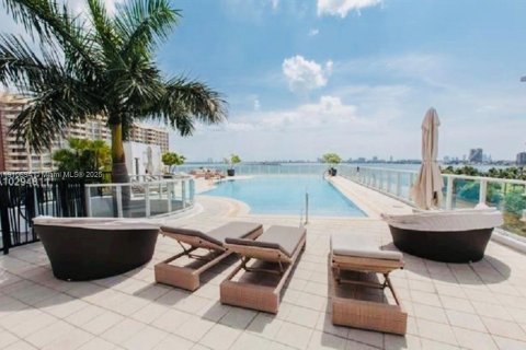 Condo in Miami, Florida, 2 bedrooms  № 2020485 - photo 20