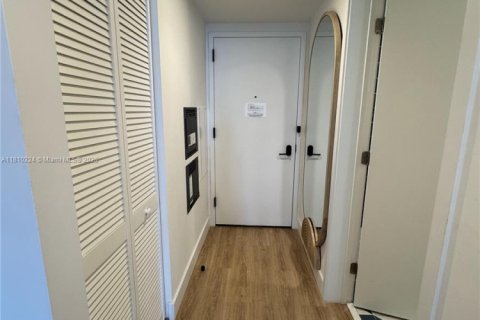 Condo in Miami, Florida  № 1875418 - photo 5
