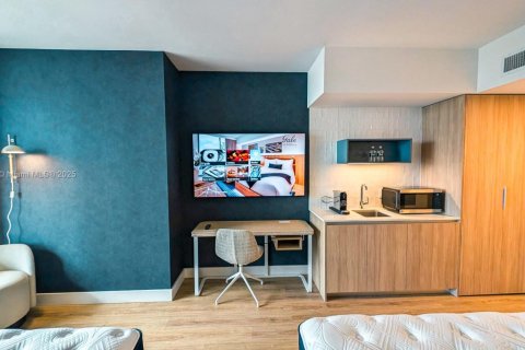Condo in Miami, Florida  № 1875418 - photo 9