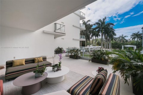 Condominio en venta en Miami, Florida, 3 dormitorios, 245.26 m2 № 2034458 - foto 26