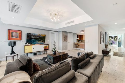 Condominio en venta en Miami, Florida, 3 dormitorios, 245.26 m2 № 2034458 - foto 21