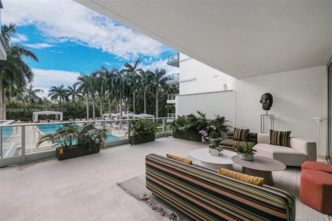 Condominio en venta en Miami, Florida, 3 dormitorios, 245.26 m2 № 2034458 - foto 25