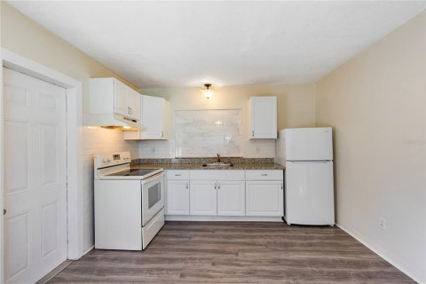 Casa en alquiler en Dunedin, Florida, 1 dormitorio, 75.07 m2 № 1908365 - foto 3