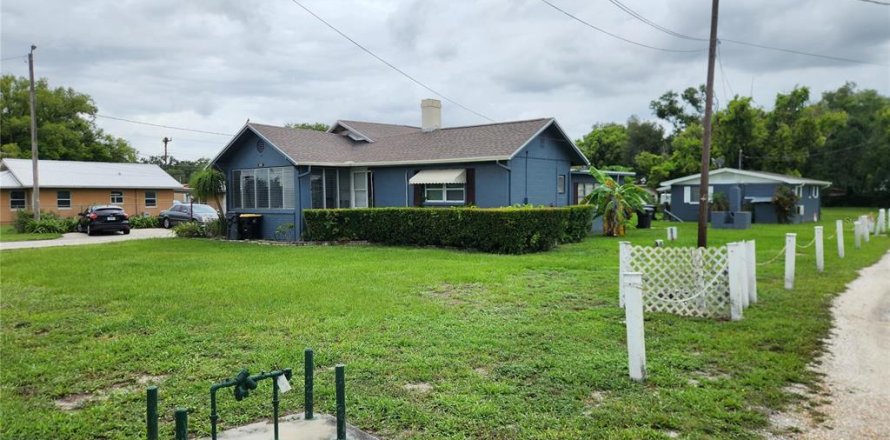 Propiedad comercial en Lakeland, Florida 13 dormitorios, 588.16 m2 № 1911582