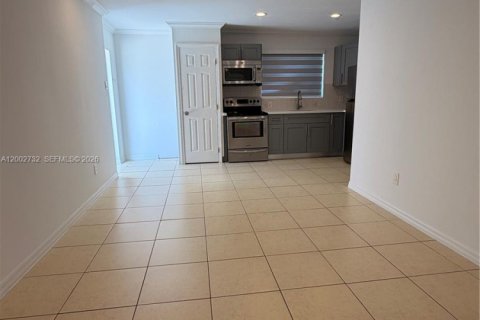 Villa ou maison à vendre à Hollywood, Floride: 4 chambres, 128.58 m2 № 2066288 - photo 26