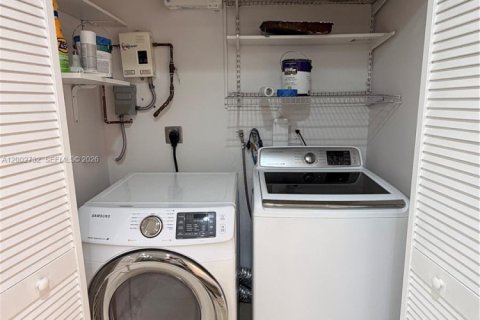 Villa ou maison à vendre à Hollywood, Floride: 4 chambres, 128.58 m2 № 2066288 - photo 14