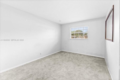 Casa en venta en Lauderhill, Florida, 3 dormitorios, 127.09 m2 № 1982365 - foto 11