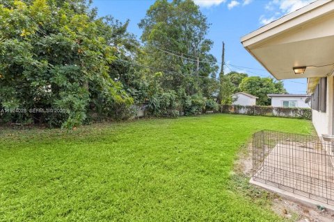 Casa en venta en Lauderhill, Florida, 3 dormitorios, 127.09 m2 № 1982365 - foto 20