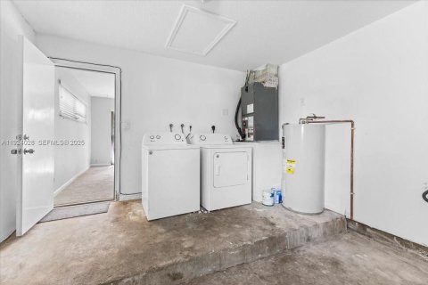 Casa en venta en Lauderhill, Florida, 3 dormitorios, 127.09 m2 № 1982365 - foto 17