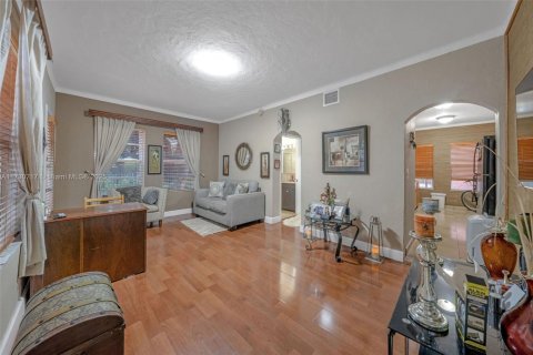 Купить коммерческую недвижимость в Майами-Бич, Флорида № 1729752 - фото 10