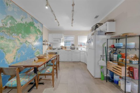 Купить коммерческую недвижимость в Майами-Бич, Флорида № 1729752 - фото 20
