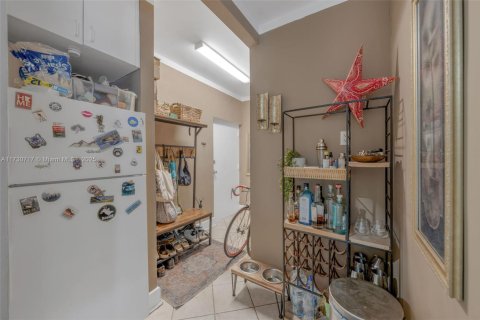 Купить коммерческую недвижимость в Майами-Бич, Флорида № 1729752 - фото 18