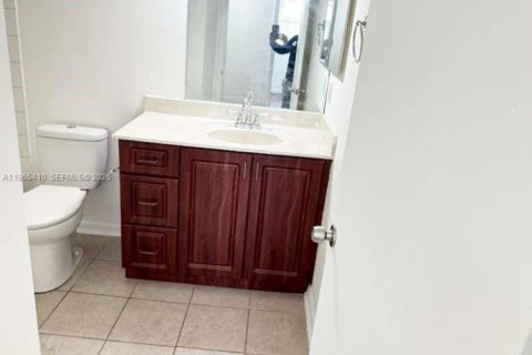 Снять в аренду кондоминиум в Уэст-Палм-Бич, Флорида 3 спальни, 113.81м2, № 2026964 - фото 15