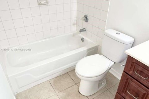 Снять в аренду кондоминиум в Уэст-Палм-Бич, Флорида 3 спальни, 113.81м2, № 2026964 - фото 12