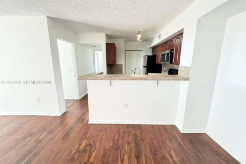 Снять в аренду кондоминиум в Уэст-Палм-Бич, Флорида 3 спальни, 113.81м2, № 2026964 - фото 3