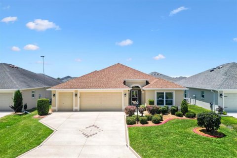 House in The Villages, Florida 3 bedrooms, 176.98 sq.m. № 2235880
