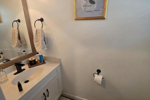 Townhouse in Fort Lauderdale, Florida 2 bedrooms, 145.3 sq.m. № 2062898 - photo 4