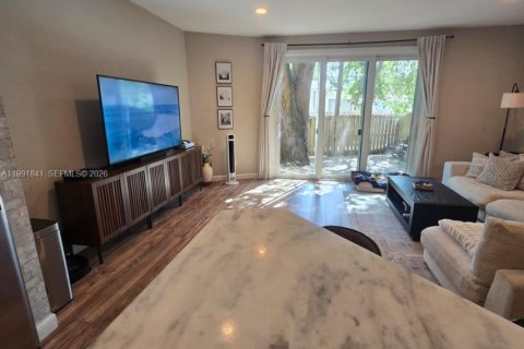 Townhouse in Fort Lauderdale, Florida 2 bedrooms, 145.3 sq.m. № 2062898 - photo 10