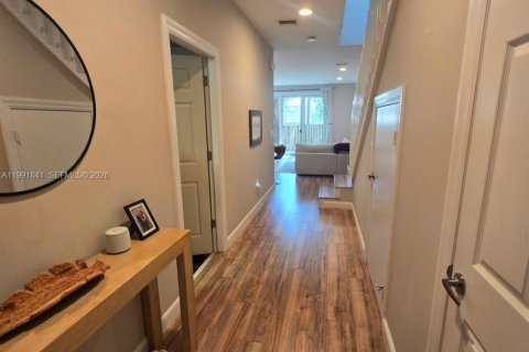 Townhouse in Fort Lauderdale, Florida 2 bedrooms, 145.3 sq.m. № 2062898 - photo 6