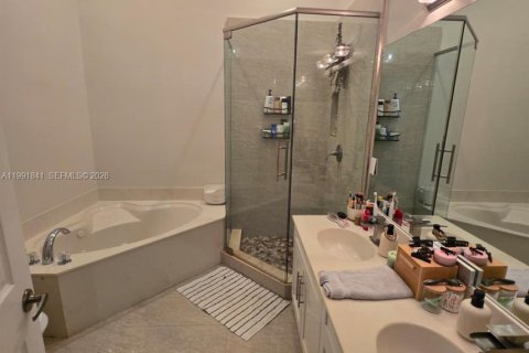 Townhouse in Fort Lauderdale, Florida 2 bedrooms, 145.3 sq.m. № 2062898 - photo 24