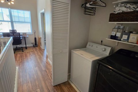 Townhouse in Fort Lauderdale, Florida 2 bedrooms, 145.3 sq.m. № 2062898 - photo 19