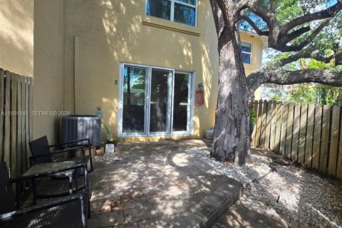 Townhouse in Fort Lauderdale, Florida 2 bedrooms, 145.3 sq.m. № 2062898 - photo 12