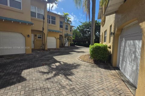 Townhouse in Fort Lauderdale, Florida 2 bedrooms, 145.3 sq.m. № 2062898 - photo 27