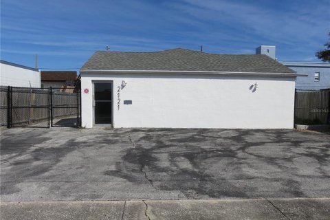 Commercial property in Saint Petersburg, Florida 243.78 sq.m. № 2394370
