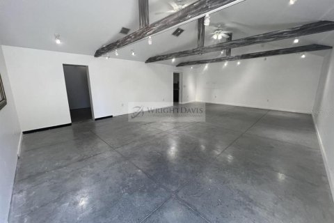 Commercial property in Saint Petersburg, Florida 243.78 sq.m. № 2394370 - photo 5