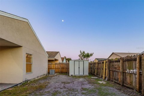 House in Orlando, Florida 3 bedrooms, 109.72 sq.m. № 1539584 - photo 21